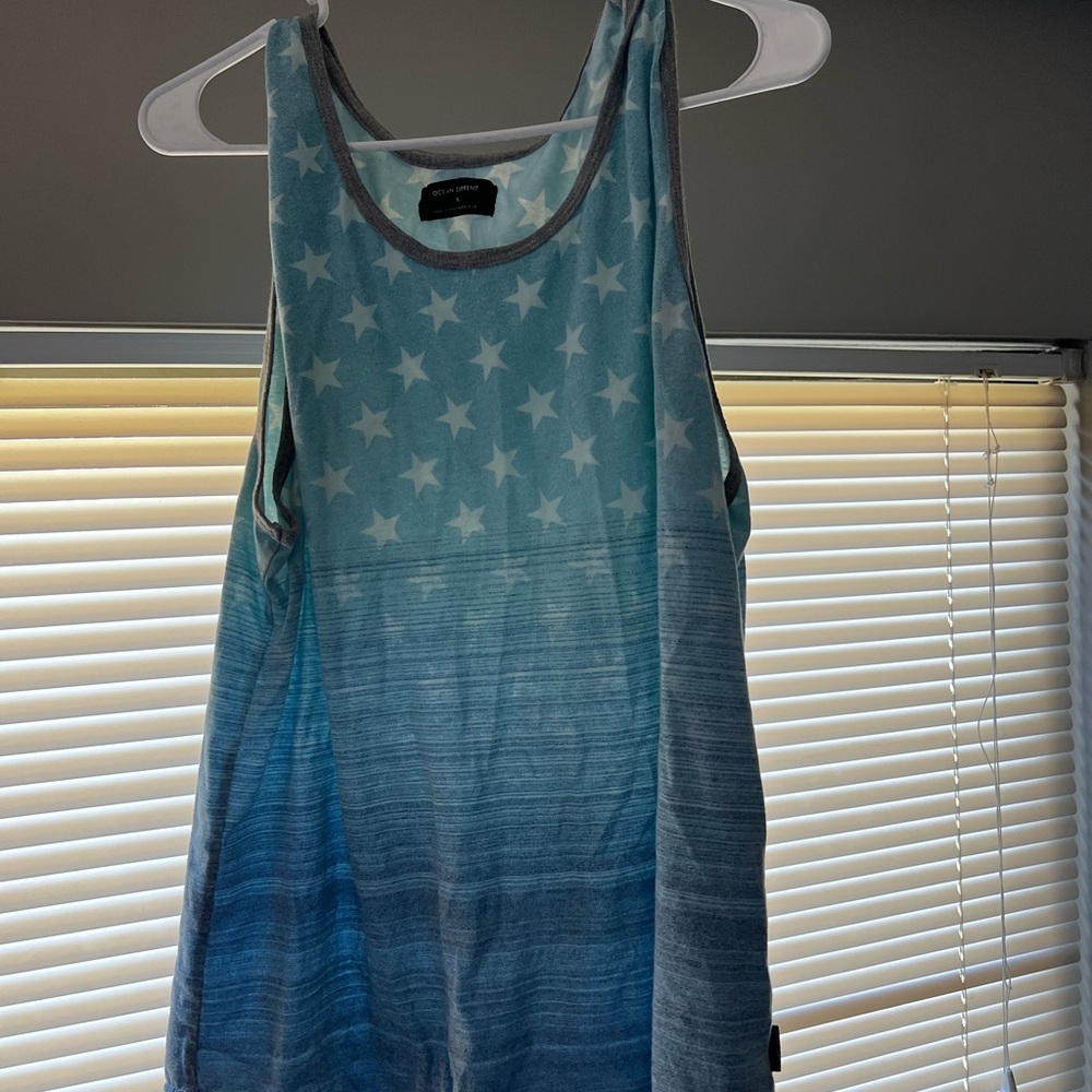 Ocean Current Tank tops
